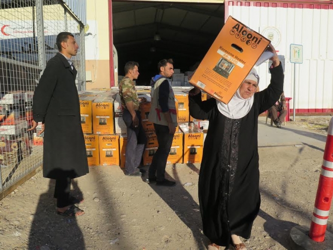 ئاواره‌ی کەمپەکانی دیبەگە هاوکاری جۆراوجۆر کران 