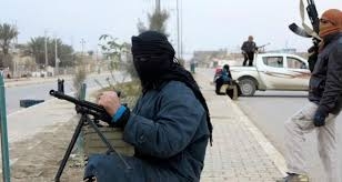 هاوڵاتیانی موسڵ له‌سه‌ر فه‌توایه‌ك داعشێك ده‌كوژن