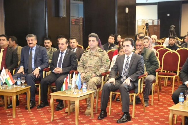 به‌ چاودێرى وه‌زیرى په‌روه‌رده‌ خه‌ڵات به‌خشرایه‌ قوتابیانى منداڵه‌ شه‌هیدى شه‌ڕى دژ به‌ داعش 
