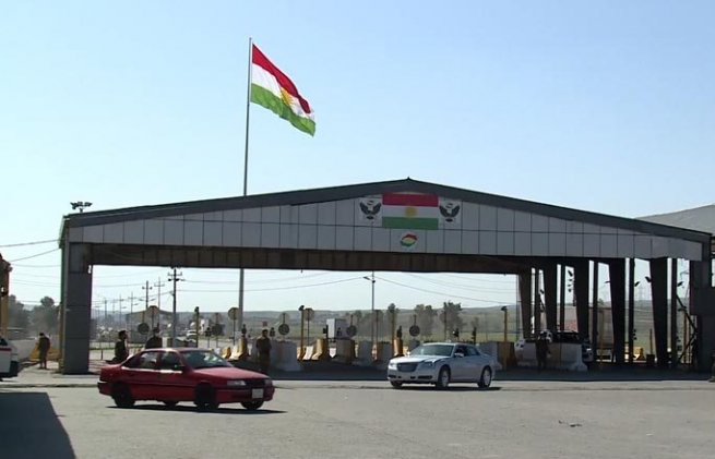 به‌هۆی مه‌ترسییه‌كانی كۆرۆنا رێگه‌پێدان به‌ هاتنی‌ پاسه‌ گه‌شتیارییه‌كان راگیرا