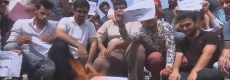 بەهۆى دانەمەزراندنیانەوە بڕوانامەکانیان سوتاند