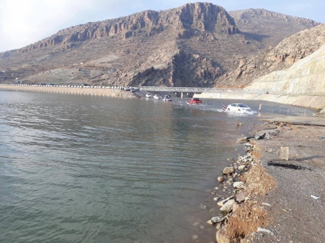 ڕێگایەکی سەرەکیی نێوان دوو پارێزگای هەرێمی کوردستان بەهۆی بەفر و بارانەوە دادەخرێت