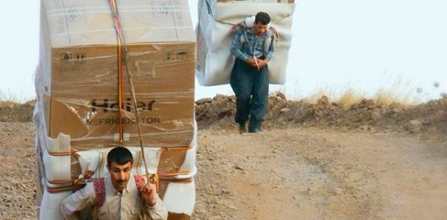 به‌وێنه‌.. پاسدارانى ئێران ده‌یان ئه‌سپ و ماینى كۆڵه‌به‌ره‌ كورده‌كان ده‌كوژن 