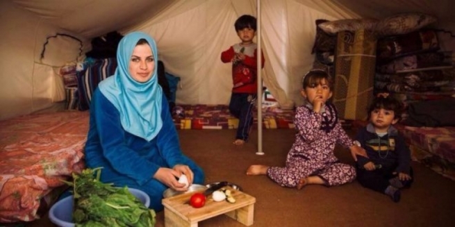 به‌وێنه‌.. ئاواره‌ عه‌ره‌به‌كان مه‌راسیمی ماڵئاوایی له‌ خورماڵییه‌كان ئه‌نجام ده‌ده‌ن