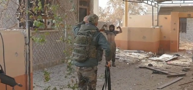 داعشێک بە زەلیلی داوا لە پێشمەرگە دەکات: مەمکوژن 