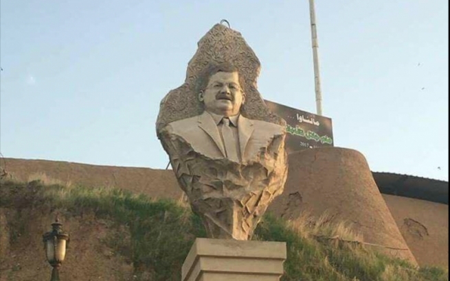 هێزە عێراقییەکان پەیکەرەکەی تاڵەبانییان لادا و یەکێتی پاساوی بۆ دێنێتەوە