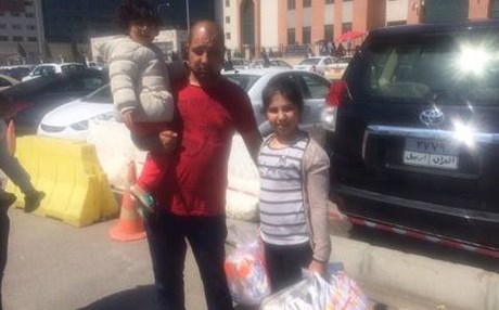 بەوێنە؛ سێ منداڵە فڕێدراوەکەی هەولێر گەڕانەوە لای باوکیان
