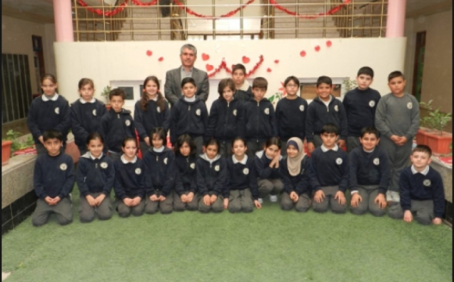 منداڵە شه‌هیده‌كانی شه‌ڕی داعش به‌ بێ تیروپشك له‌ قوتابخانه‌كانی سابیس وه‌رده‌گرێن