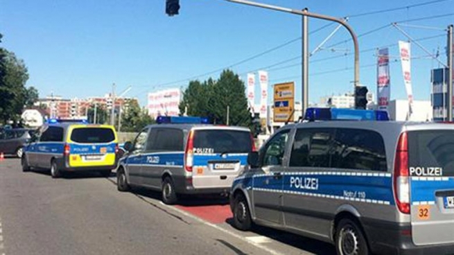 به‌هۆی گه‌نجێكی جه‌زائیرییه‌وه‌ له‌ ئه‌ڵمانیا مۆڵێك داخرا