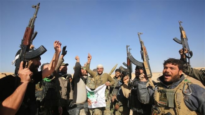حەشدى شەعبى بە هاوكاری پەكەكە ماڵی هاووڵاتیانی ئێزیدی تاڵان و وێران دەكەن