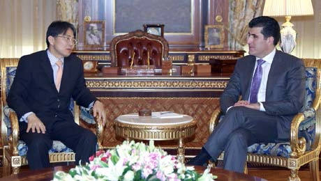  نێچیرڤان بارزانی سه‌رۆك وه‌زیرانی هه‌رێمی كوردستان پێشوازی له‌ باڵیۆزی كۆریای باشوور له‌ عێراق ده‌كات 