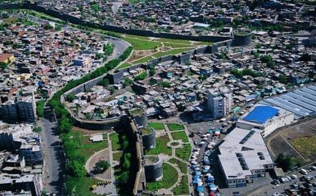  لە ئامەد زانكۆیەك بە ناوی شارەكەوە دەكرێتەوە 
