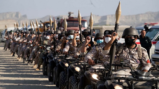 ئێران له‌ رێگه‌ی مانوره‌ سه‌ربازییه‌كانی 