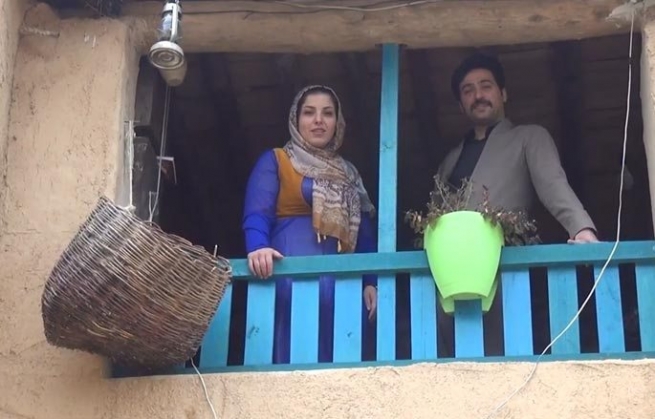 ژن و مێردێكی ده‌رچووی زانكۆ ژیانی گوند هه‌ڵده‌بژێرن