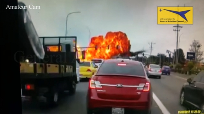 چركه‌ ساتى تێكشكانى فڕۆكه‌يه‌ك له‌ ئه‌مريكا ببينه‌