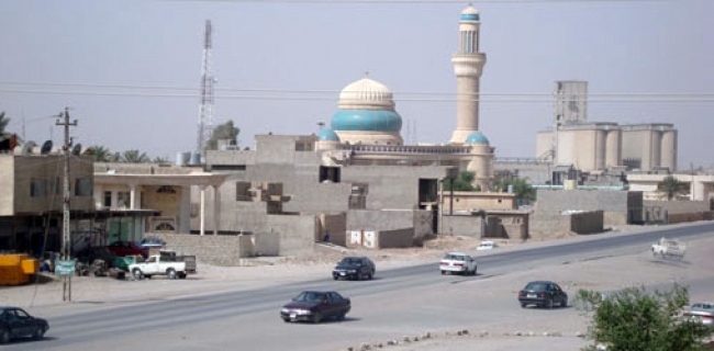 خورماتوو.. کوڕ و باوکێک بەر دەستڕێژی گوللە دەکەون 