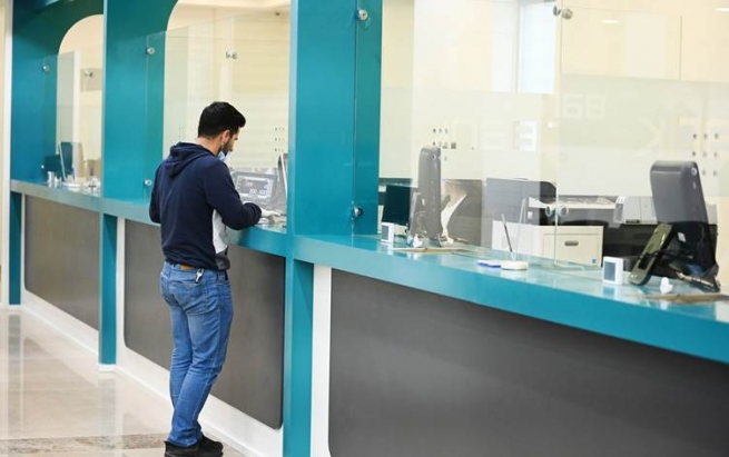 عێراق بە نیازە فەرمانبەرانی دوومووچە و ساختە ئاشکرا بکات