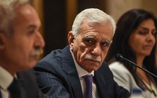 ئەحمەد تورک: دەسەڵات دەیەوێ هەدەپە دابخات بەڵام دەزانێت بێسوودە