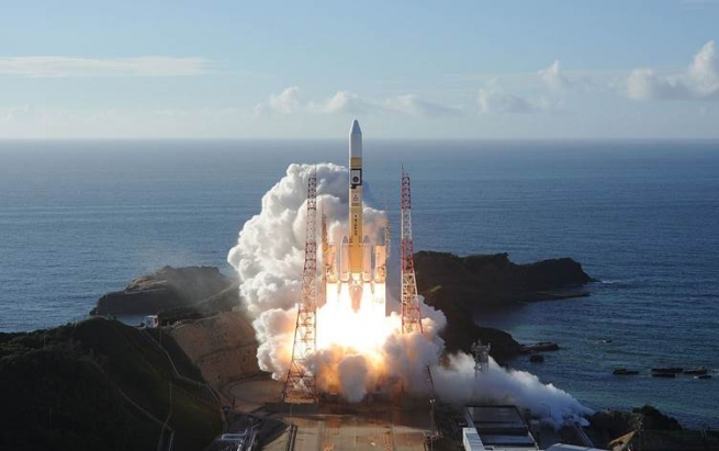 کەشتیی ئاسمانیی 