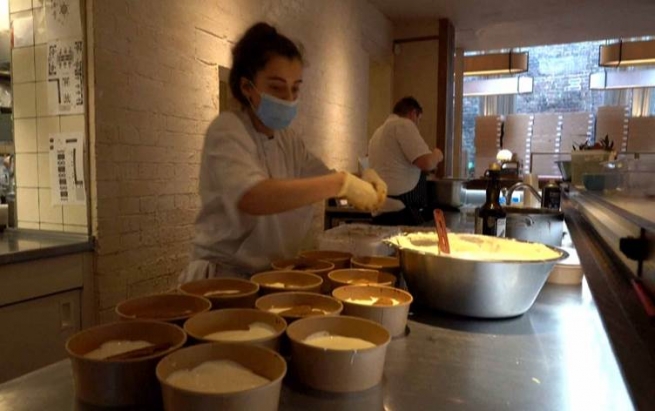 خواردنگەکانی لەندەن ڤالانتاین بە دەرفەتی زیادبوونی خواست بۆ خواردنەکانیان دەبینن