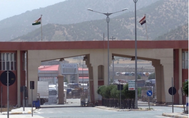 لە دەروازەى باشماخ هاتوچۆى گەشتیاران ڕادەگیرێت