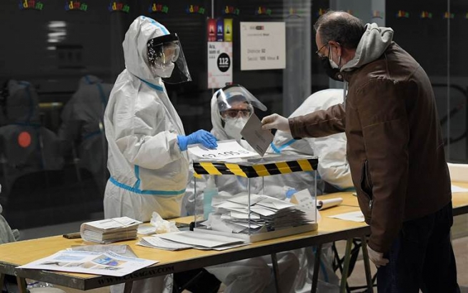 لە کەتەلۆنیا پارتە سەربەخۆییخوازەکان زۆرینەیان بەدەستهێنا