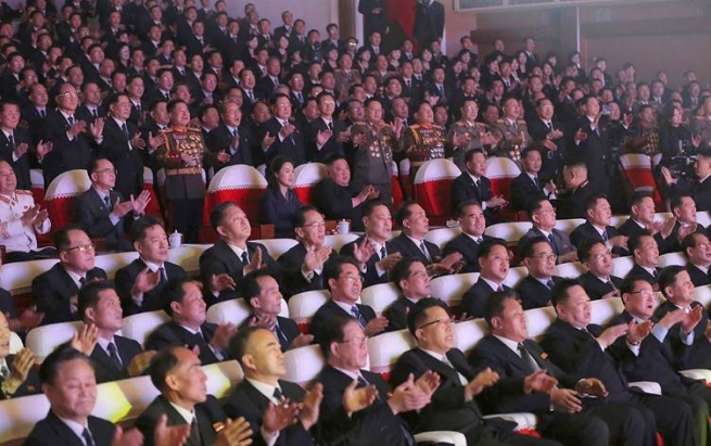 دوای زیاتر لە ساڵێک، هاوژینەکەی کیم جۆنگ ئوون بۆ یەکەمجار دەردەکەوێتەوە