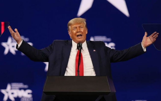 ترەمپ ناوی ئەوانە دەهێنێت کە لە دژی دەنگیان داوە