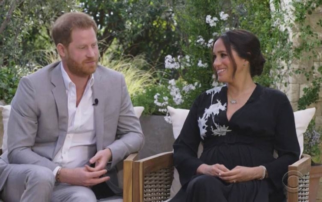 شازادەیەکی بەریتانیا و هاوژینەکەی چەند نهێنییەکی کۆشکی شاهانە ئاشکرا دەکەن