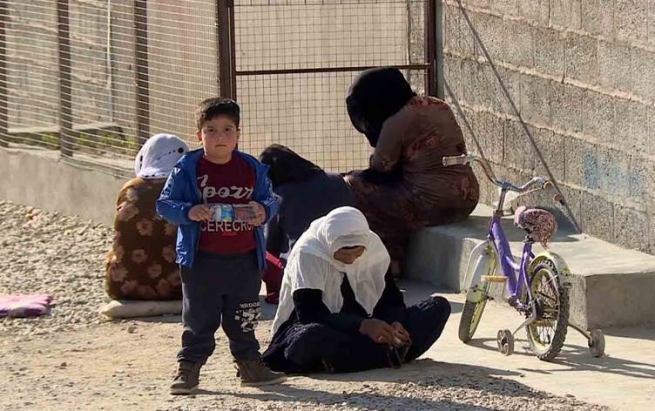 عێراق خۆراکی سەدان خێزانی پەنابەری رۆژهەڵاتی کوردستانی لە کامپەکان بڕیوە