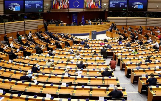 پەرلەمانی ئەوروپا هەڵوەشاندنەوەی ئەندامێتیی پەرلەمانتارێکی هەدەپە سەرکۆنە دەکات