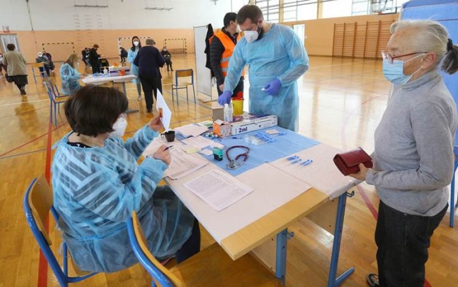 ئەوروپا تاوەکو ناوەڕاستی ئەمساڵ پاسپۆرتی گەشتکردنی کوتراوان بە ڤاکسینی کۆرۆنا ئامادە دەکات