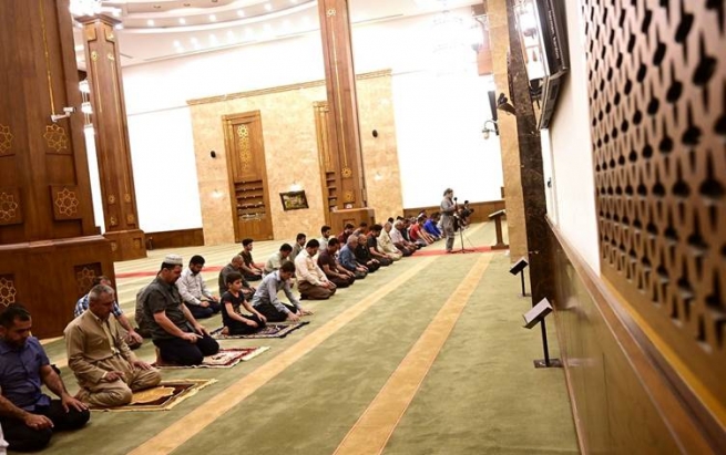 لە مانگی رەمەزاندا مزگەوتەکان دەکرێنەوە