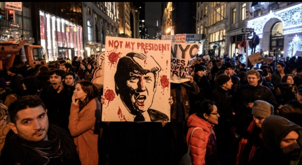 هاووڵاتیانی كالیفۆرنیا به‌هۆی سه‌ركه‌وتنی تره‌مپ داوای جیابوونه‌وه‌ له‌ ئه‌مه‌ریكا ده‌كه‌ن