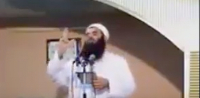 مەلایەک دەڵێ ئەوە پیاوەی نوێژ ناکات دەبێت ژنەکەی لێ بسەندرێ و بە یەکێکی دیکە بدرێت   