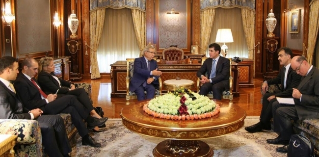 سه‌رۆك وه‌زیرانی هه‌رێمی كوردستان و شاندێكی ئه‌نجومه‌نی پیرانی فه‌ڕه‌نسا كۆبوونه‌وه‌ 