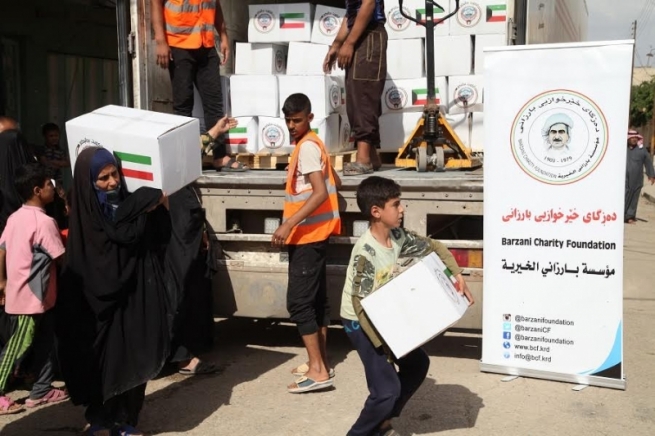 سەرباری بوونی شەڕ لەبەری راستی مووسڵ دەزگای خێرخوازیی بارزانی ھاوکاری گەیاندە دەڤەرەکە