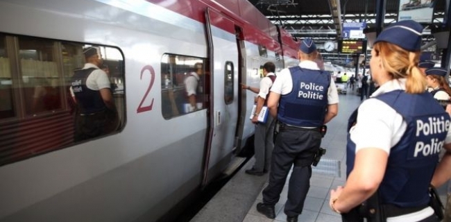 پۆلیسی فه‌ڕه‌نسا 7 که‌سی به‌ بارمه‌ته‌گیراو ڕزگار ده‌کا 