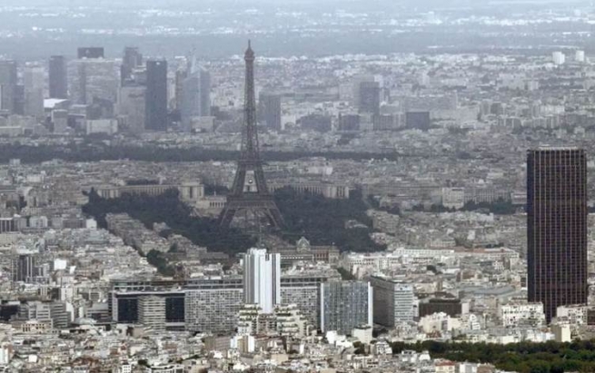 چوار رێکخراوی فەرەنسا سکاڵایەکیان دژی حکومەتی وڵاتەکەیان بردەوە