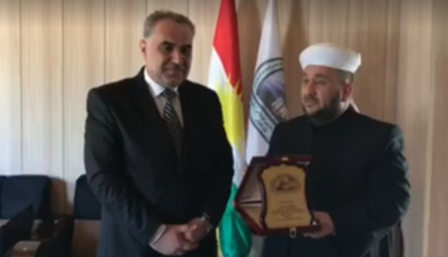 زانایێن ئیسلامی مەدالیا پێکڤە ژیانێ دانە شێخەکێ ئێزدیان