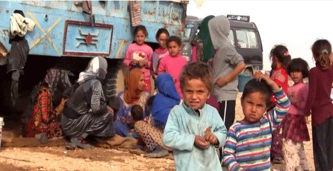 بە ھەزاران ھاووڵاتی لە رەققە ئاوارە دەبن