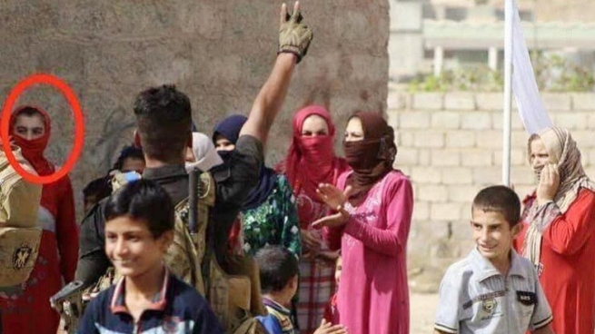 ئه‌میرێكی داعش هه‌وڵده‌دات به‌ جلی ژنان خۆی ده‌رباز بكات