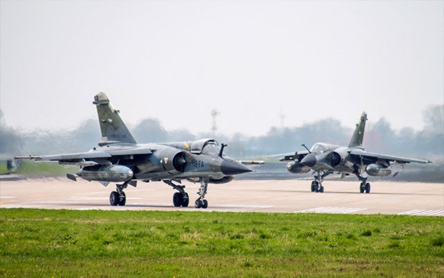 سەرۆکی فەڕەنسا فەرمان بە هێزی ئاسمانی وڵاتەکەی دەکات دەستبکەن بە کۆکردنەوەی زانیاری لەسەر شوێنەکانی داعش لە سوریا