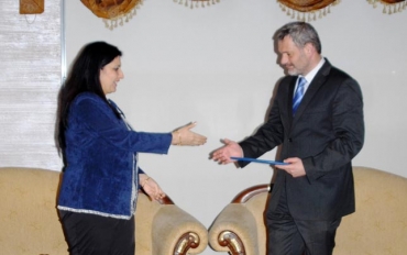 وه‌زیری كارو كاروباری كۆمه‌ڵایه‌تی له‌لایه‌ن نێرده‌ی یه‌كێتی ئه‌وروپا بۆ پاڵپشتی سه‌روه‌ری یاسا له‌عێراق خه‌ڵات كرا