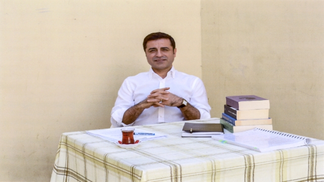 دەمیرتاش: دادگاكانی توركیا بە گیانی تۆڵەكردنەوە كار دەكەن