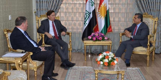 فەلاح مستەفا بە جیا پێشوازی لە باڵیۆزی فەڕەنسا لە عیراق و هەڵسوڕێنەری كاروباری باڵیۆزخانەی كەنەدا لە عیراق كرد