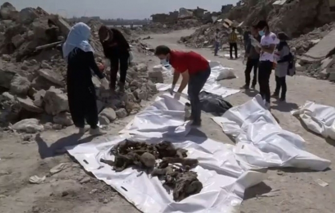 نه‌ته‌وه‌ یه‌كگرتووه‌كان ژماره‌ی قوربانیانی گۆڕه‌ به‌كۆمه‌ڵه‌كان به‌ده‌یان هه‌زار مه‌زه‌نده‌ ده‌كات