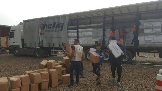 1800 خێزانی ئاوارە لە حەسەنشام پێداویستیان بۆ دابین کرا و ١٢٠بێشکەش بۆ منداڵەکانیان پێشکەش کرا