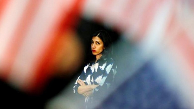 ئه‌و ژنه‌ موسڵمانه‌ كێیه‌ هیلاری پشتی پێده‌به‌ستێت