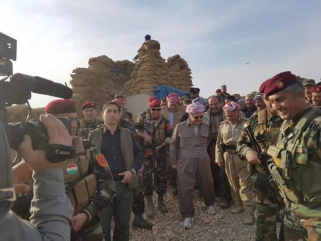 سەرۆك بارزانی سەنگەرەكانی هێزی پێشمەرگەی كوردستانی لە میحوەری باشیك بەسەركردەوە